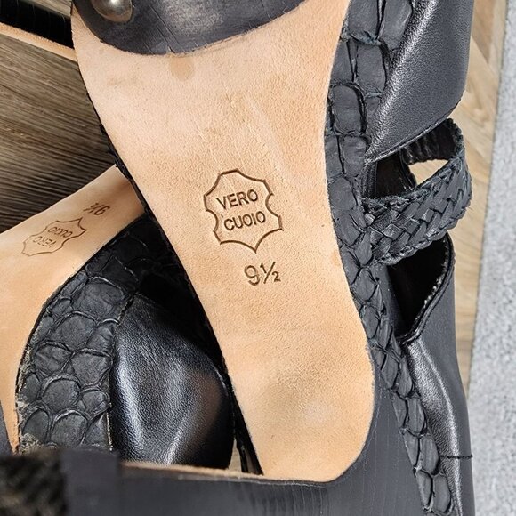 Charles David Women's 9.5 Black Leather Ankle Pull‎ On Cut Out Heeled Booties - Picture 4 of 11